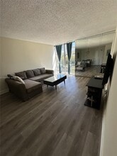 210 172nd St in Sunny Isles Beach, FL - Building Photo - Building Photo