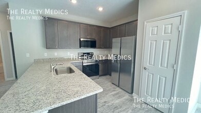 1138 Kareena St NW in Palm Bay, FL - Building Photo - Building Photo