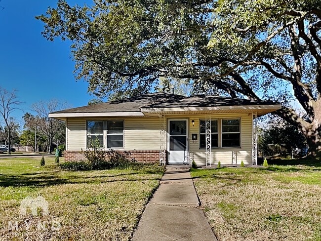 property at 1 Carlota Ct