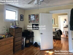 18 Cherry St in Somerville, MA - Building Photo - Building Photo