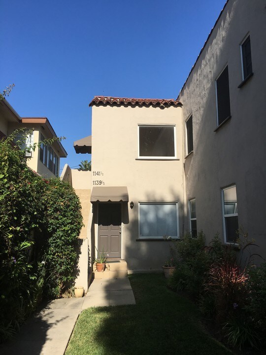 1139 S Oakhurst Dr in Los Angeles, CA - Building Photo