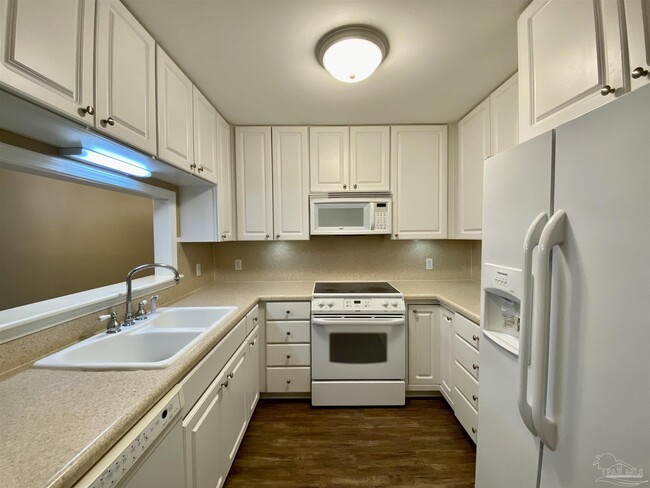 9022 Governors Pl Ct in Pensacola, FL - Building Photo - Building Photo