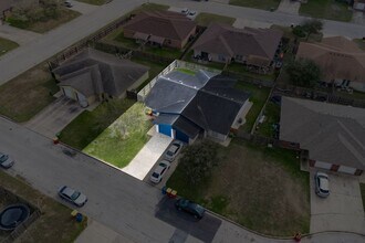 1307 Lily Ln in Brownsville, TX - Building Photo - Building Photo