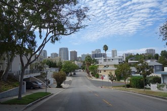 1575 Manning Ave in Los Angeles, CA - Building Photo - Other