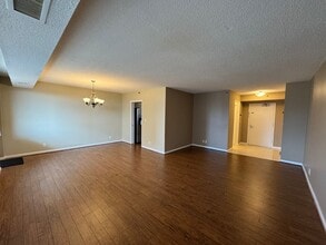 5501 Seminary Rd in Falls Church, VA - Building Photo - Building Photo