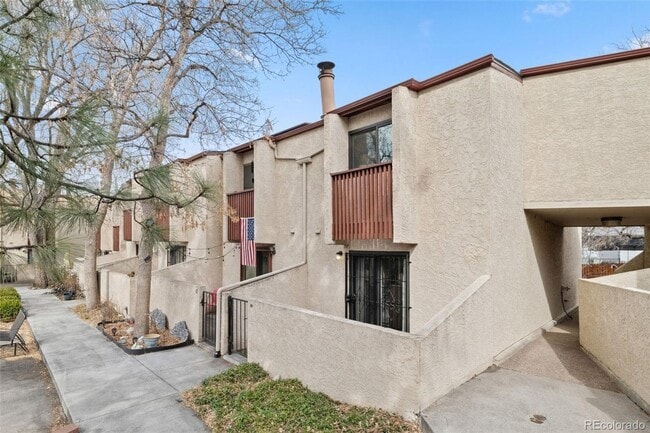 property at 1060 S Parker Rd