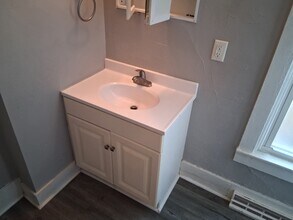 201 N 20th St in East Moline, IL - Building Photo - Building Photo