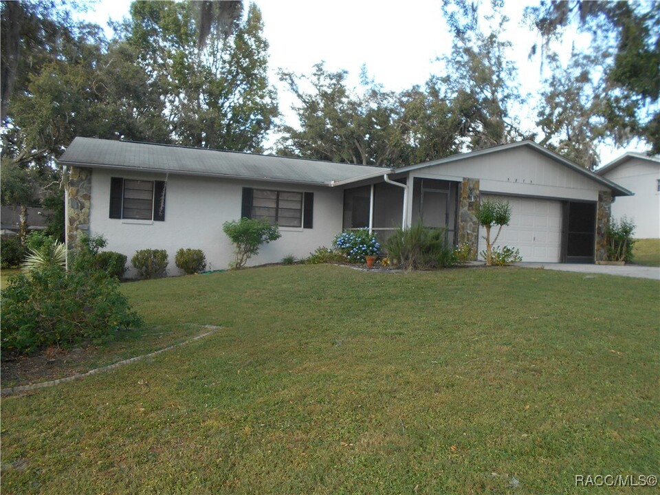 5875 W Allspice Pl in Homosassa, FL - Building Photo