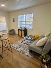 3022 W Meadow St in Tampa, FL - Building Photo - Building Photo