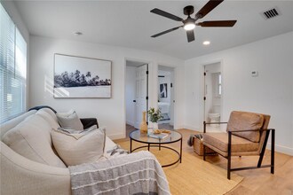 11797 104th St in Largo, FL - Foto de edificio - Building Photo