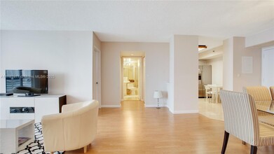 3600 Mystic Pointe Dr, Unit 1803 in Aventura, FL - Building Photo - Building Photo