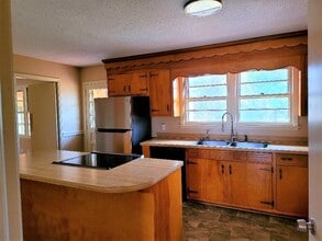 109 Evergreen Ln in Cayce, SC - Foto de edificio - Building Photo