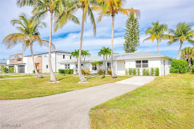 527 109th Ave N in Naples, FL - Building Photo - Building Photo