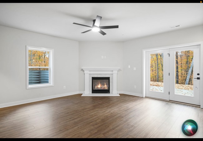 5325 Bennett Brae Pl, Unit HUGE Luxury apartment.
