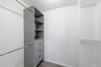 121 Royal Pk Dr, Unit 3A in Oakland Park, FL - Foto de edificio - Building Photo