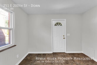 251 E 200th St in Cleveland, OH - Foto de edificio - Building Photo