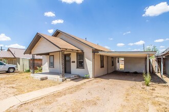 315 S 13th St in Slaton, TX - Foto de edificio - Building Photo