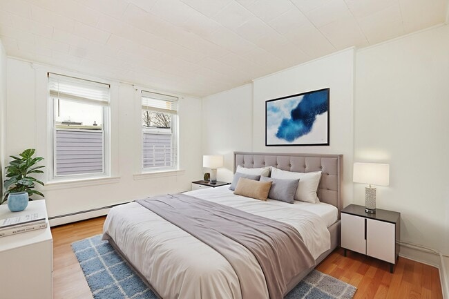 572 West Side Ave in Jersey City, NJ - Building Photo - Building Photo