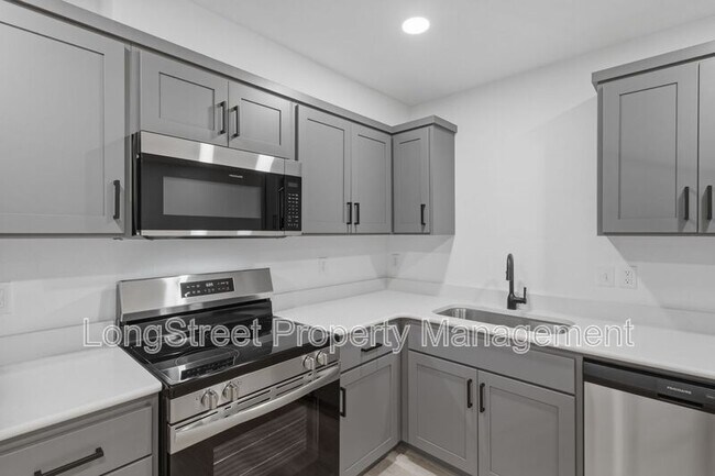 816 S 19th St in Philomath, OR - Building Photo - Building Photo