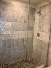 2000 Bay Dr in Miami Beach, FL - Building Photo - Building Photo