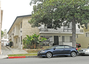 325 S Doheny Dr in Beverly Hills, CA - Building Photo - Building Photo