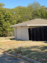 1225 W 6th St in McGregor, TX - Building Photo - Building Photo