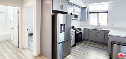 1224 Alexandria Ave in Los Angeles, CA - Building Photo - Building Photo