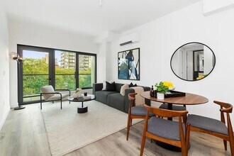 171 Chrystie St in New York, NY - Building Photo - Building Photo