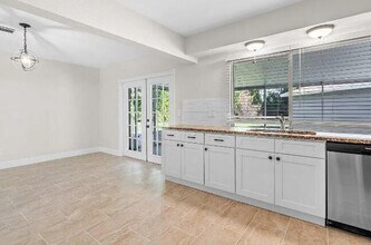 643 NW Grenada St in Port St. Lucie, FL - Building Photo - Building Photo