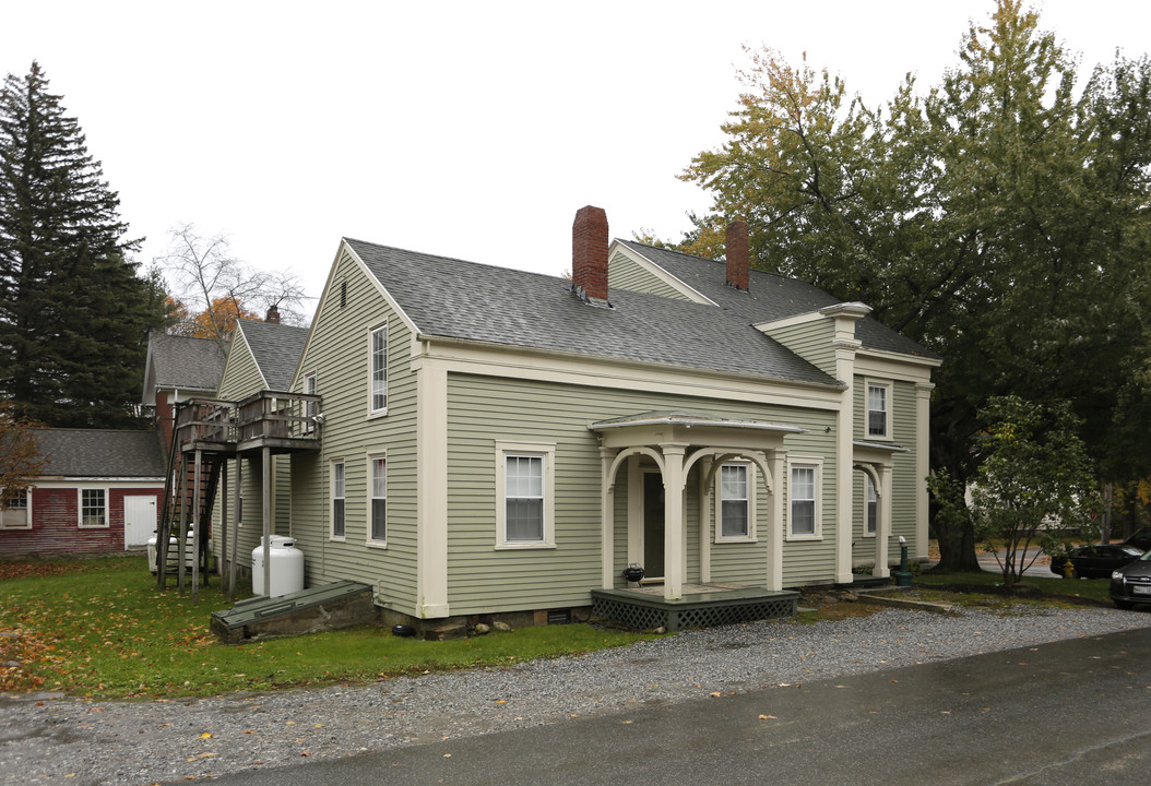 83 Main St in Richmond, ME - Building Photo