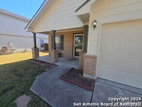 154 Lake Washington Dr in Kyle, TX - Building Photo - Building Photo