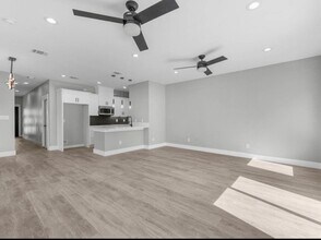 8910 De Priest St in Houston, TX - Building Photo - Building Photo