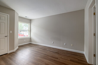 Heather Ridge Apartments in Westland, MI - Building Photo - Interior Photo