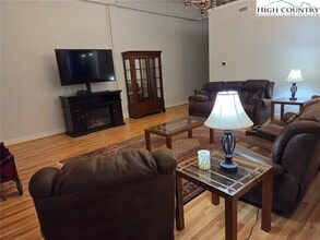 109 Hice Ave in West Jefferson, NC - Building Photo - Building Photo