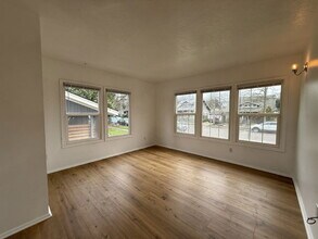 777 W 10th Ave in Eugene, OR - Building Photo - Building Photo