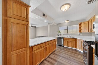 809 Peacock Ct in Las Vegas, NV - Building Photo - Building Photo