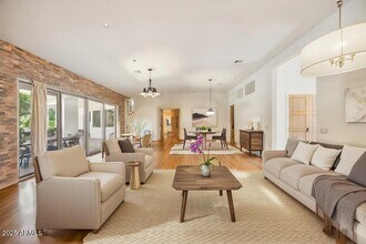 5302 E Mercer Ln in Scottsdale, AZ - Building Photo - Building Photo