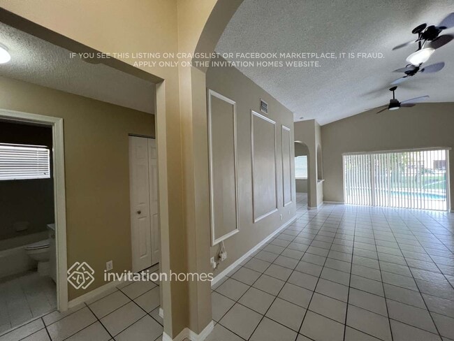 8402 NW 47th St in Coral Springs, FL - Building Photo - Building Photo