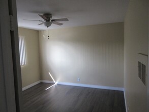 500 E Providencia Ave in Burbank, CA - Building Photo - Interior Photo