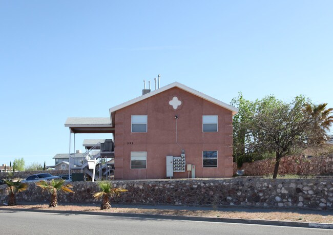 592 Bartlett Dr in El Paso, TX - Foto de edificio - Building Photo