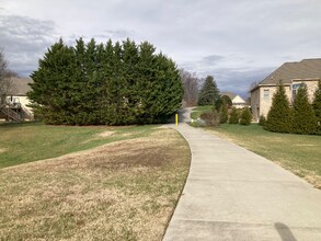 108 Celtic Ct in Johnson City, TN - Foto de edificio - Building Photo