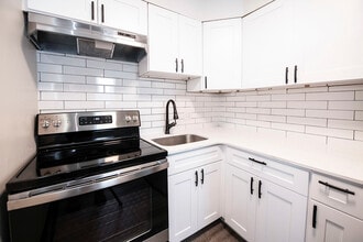 Station Walk Apartments in Philadelphia, PA - Foto de edificio - Building Photo