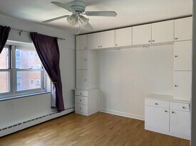 4970 N Marine Dr, Unit Shoreline Park 11th Floor in Chicago, IL - Building Photo