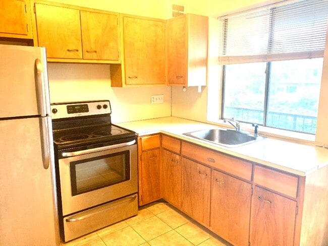 77 Pitman St in Providence, RI - Building Photo - Building Photo