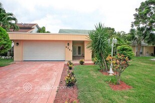 9361 NW 37th Ct in Sunrise, FL - Building Photo