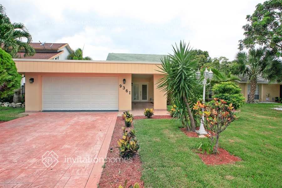 9361 NW 37th Ct in Sunrise, FL - Building Photo