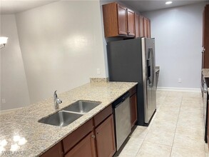 7818 Bristol Cir in Naples, FL - Building Photo - Building Photo