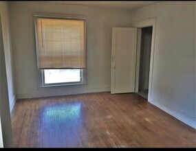 3206 Bryant Ave S, Unit 3 in Minneapolis, MN - Foto de edificio - Building Photo