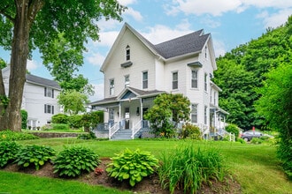 23 Reservoir St in Bethel, CT - Building Photo - Building Photo