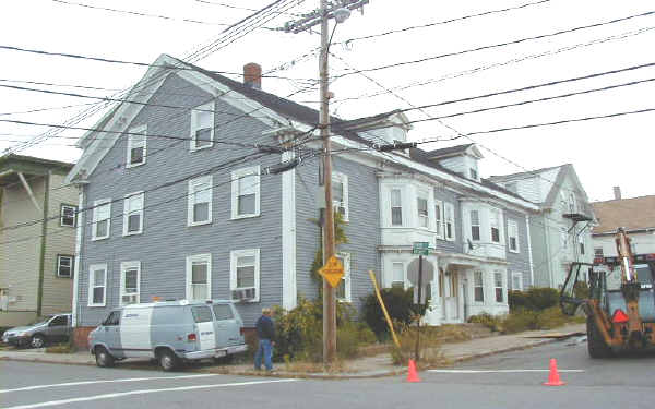 43-45 Roundy St in Beverly, MA - Foto de edificio